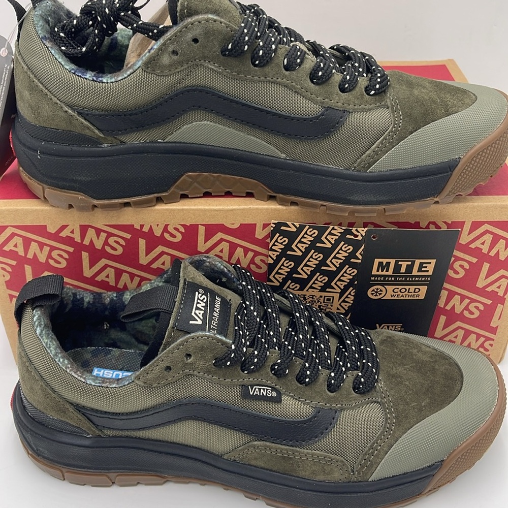 Vans WMNS Olive Green Sneakers Ultrarange Exo
Rain Camo Dark Olive
VN0A5KS4DOL - Picture 2 of 16